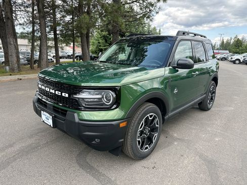 New 2025 Ford Bronco Sport Outer Banks image 2