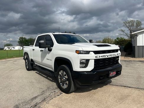 Used 2023 Chevrolet Silverado 2500 Custom w/ Custom Value Package image 3