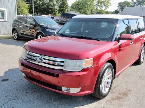 Used 2009 Ford Flex SEL image 2