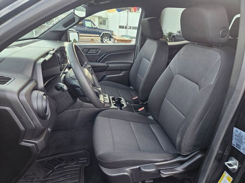 Certified 2024 Chevrolet Colorado W/T image 14