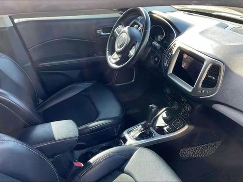 Used 2018 Jeep Compass Latitude w/ Popular Equipment Group AWD/4WD image 6