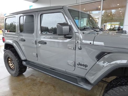 Used 2020 Jeep Wrangler Unlimited Sahara image 30