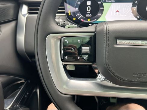 Used 2023 Land Rover Range Rover SE image 11