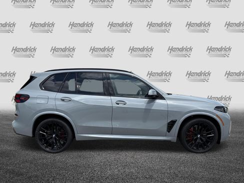 New 2026 BMW X5 xDrive40i w/ M Sport Package AWD/4WD image 11