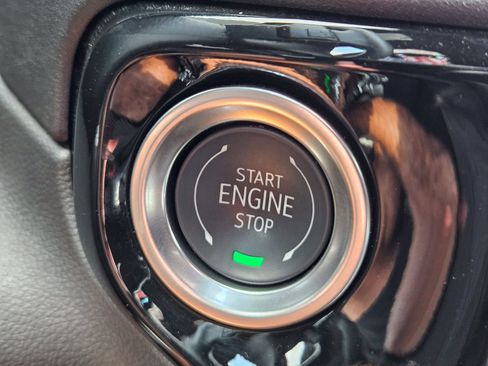 Certified 2025 Chevrolet Silverado 1500 High Country w/ Technology Package AWD/4WD image 23