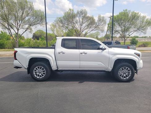 New 2026 Toyota Tacoma Limited AWD/4WD image 4