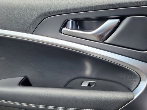 New 2026 Genesis G70 2.5T image 12