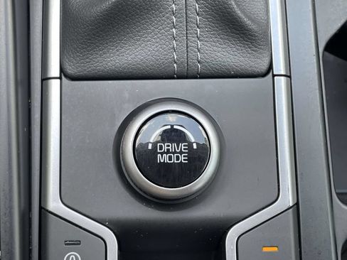 Used 2025 Kia Sorento EX w/ Panoramic Sunroof Package FWD image 42