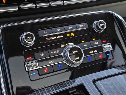 Used 2022 Lincoln Navigator L Black Label image 24