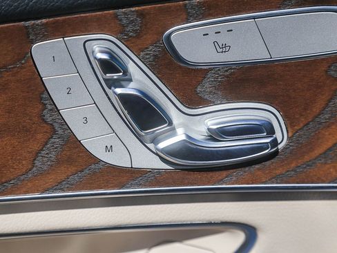 Used 2018 Mercedes-Benz GLC 300 4MATIC image 23