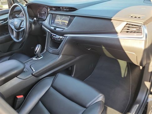 Used 2018 Cadillac XT5 Premium Luxury image 29