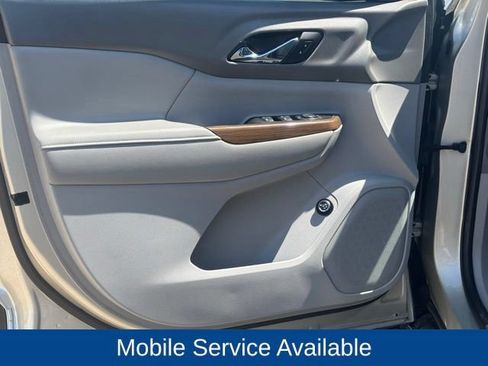 Used 2017 GMC Acadia SLE AWD/4WD image 5
