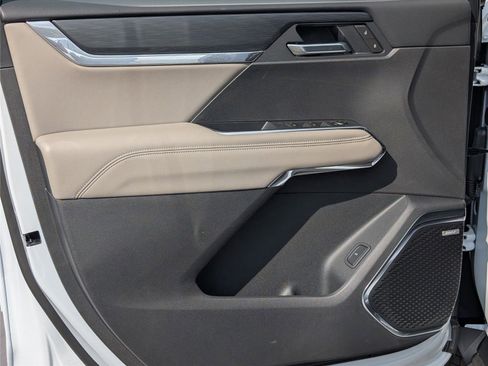 New 2026 GMC Acadia Elevation w/ Elevation Premium Package FWD image 11