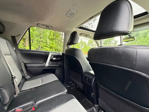 Used 2015 Toyota 4Runner SR5 Premium RWD image 24