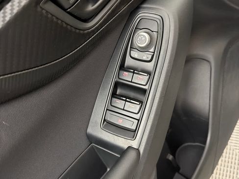 Used 2020 Subaru Crosstrek 2.0i Premium image 23