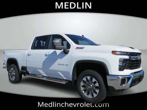 Used 2026 Chevrolet Silverado 2500 LT AWD/4WD image 2