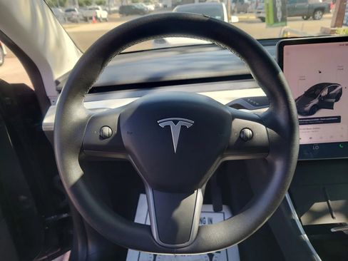 Used 2020 Tesla Model Y Long Range image 19