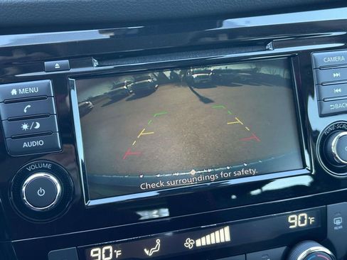 Used 2020 Nissan Rogue Sport SV image 25