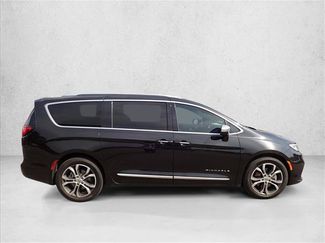 Used 2021 Chrysler Pacifica Pinnacle AWD/4WD video 4