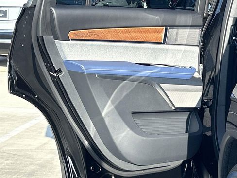 New 2026 Cadillac Vistiq Premium Luxury image 24