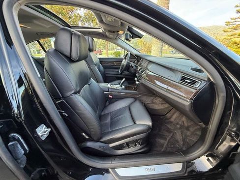 Used 2009 BMW 750i RWD image 62