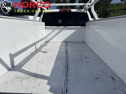 Used 2018 RAM 3500 Tradesman w/ Chrome Appearance Group image 11