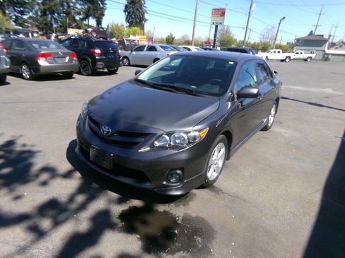 Used 2011 Toyota Corolla S image 2