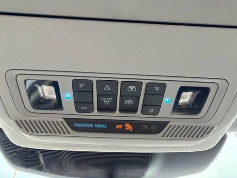 Used 2024 Ford Explorer XLT w/ Equipment Group 202A AWD/4WD image 43