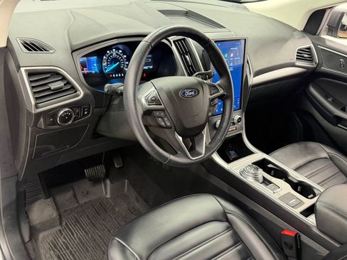 Certified 2023 Ford Edge SEL w/ Convenience Package AWD/4WD image 3