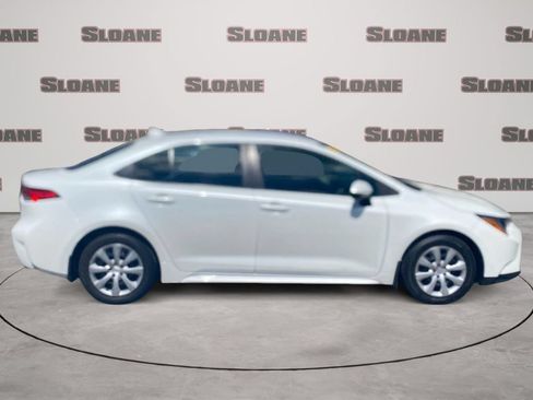 Used 2025 Toyota Corolla LE FWD image 6