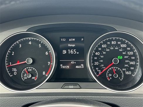 Used 2016 Volkswagen Golf S image 17