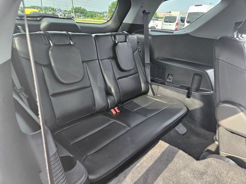 Used 2021 Ford Explorer XLT w/ Equipment Group 202A RWD image 27