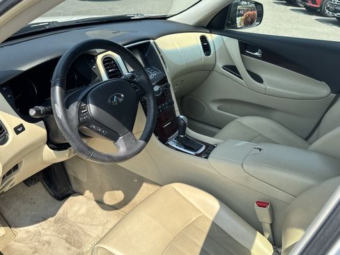 Used 2017 INFINITI QX50 AWD w/ Premium Plus Package image 13