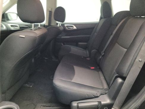 Used 2017 Nissan Pathfinder SV image 18