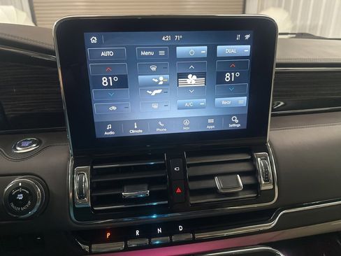 Used 2020 Lincoln Navigator Black Label w/ Cargo Convenience Package image 19