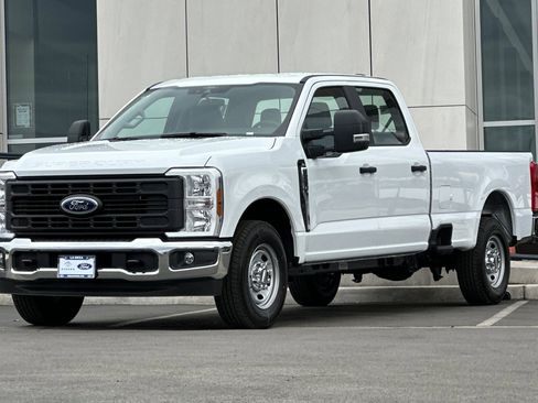New 2026 Ford F250 XL w/ XL Chrome Package image 7