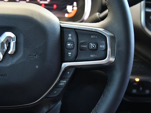 Used 2026 RAM 2500 Laramie AWD/4WD image 37
