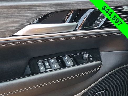 Certified 2024 Jeep Wagoneer Series III image 22