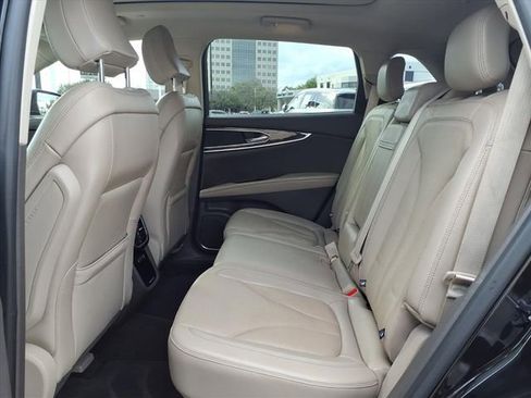 Certified 2023 Lincoln Nautilus Reserve AWD/4WD image 6