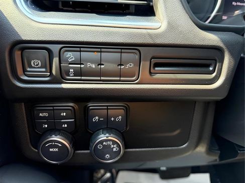 Used 2021 Chevrolet Tahoe Z71 image 60