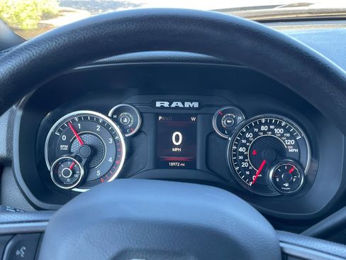 Used 2024 RAM 3500 Tradesman w/ Chrome Appearance Group AWD/4WD image 14