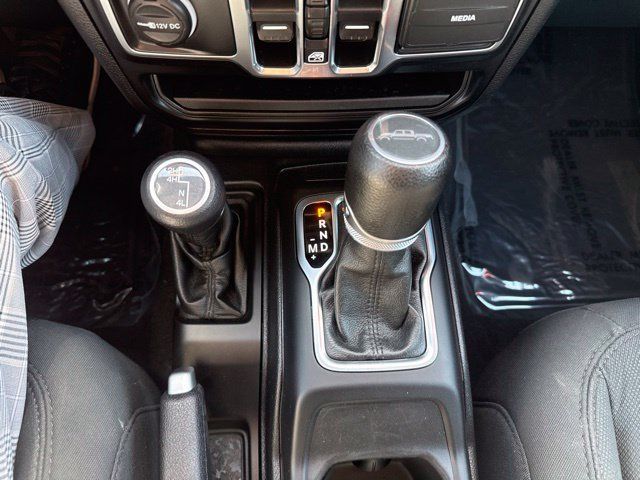 Certified 2021 Jeep Gladiator Sport AWD/4WD image 19