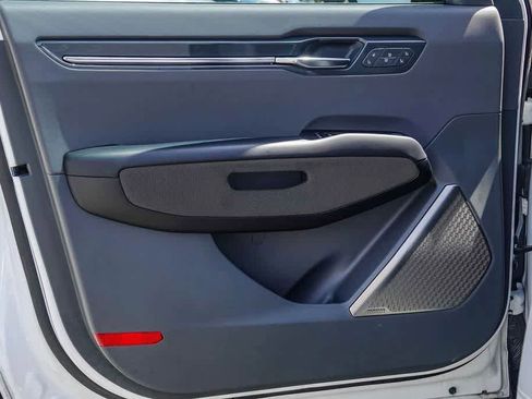 Certified 2024 Kia EV9 GT-Line AWD/4WD image 19