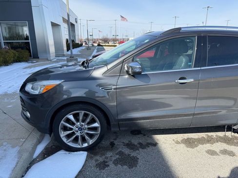 Used 2015 Ford Escape SE w/ SE Chrome Package image 4