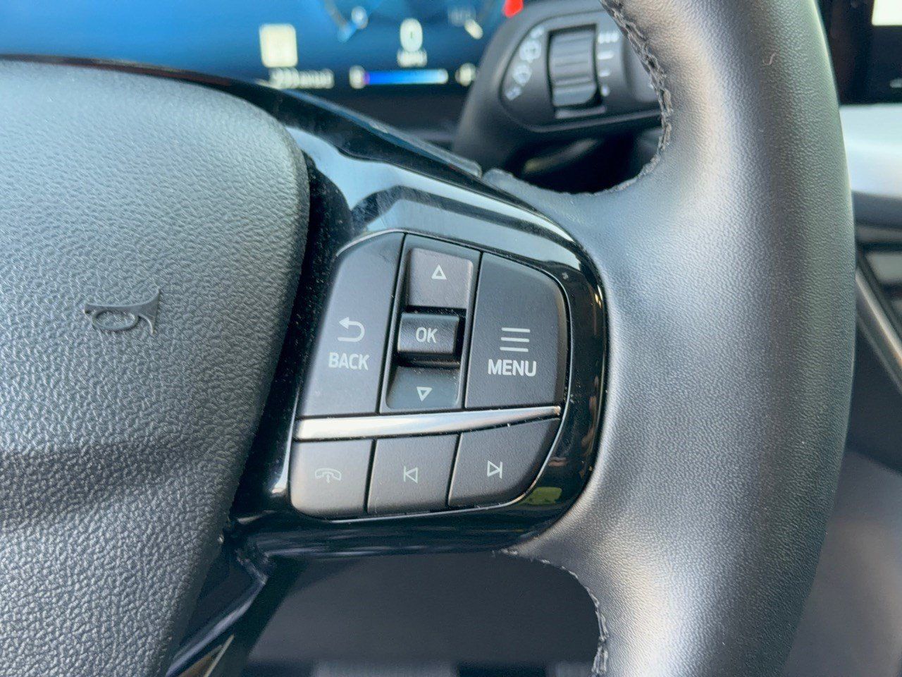 Used 2025 Ford Escape Platinum AWD/4WD image 19