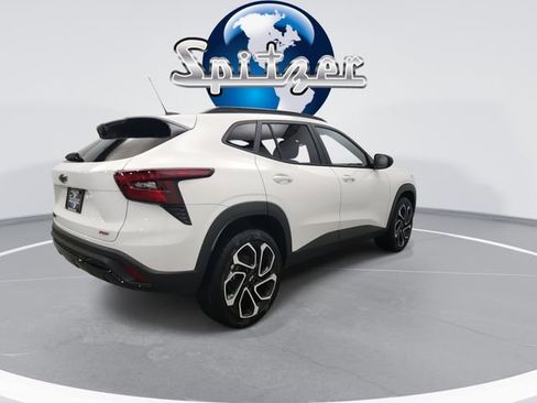 New 2026 Chevrolet Trax RS w/ Sunroof Package image 9