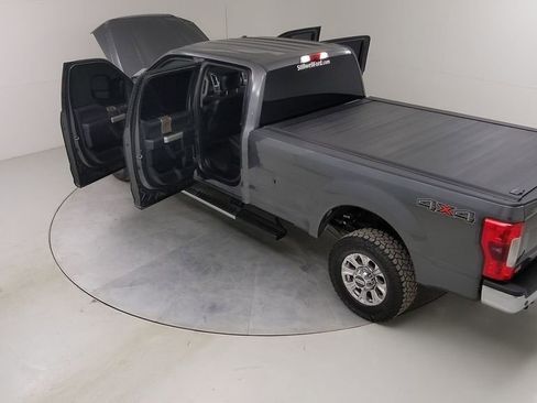 Used 2017 Ford F350 Lariat w/ Chrome Package image 55