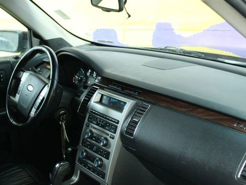 Used 2009 Ford Flex SEL image 12