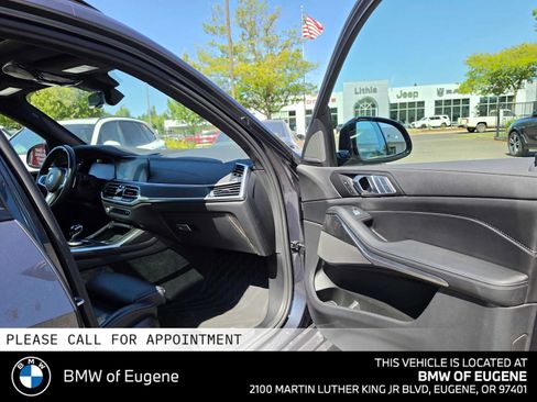 Used 2022 BMW X7 xDrive40i w/ M Sport Package AWD/4WD image 10