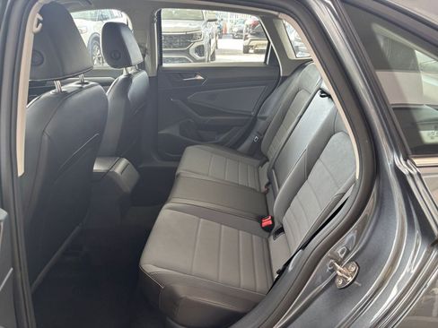 Used 2025 Volkswagen Jetta SE image 24